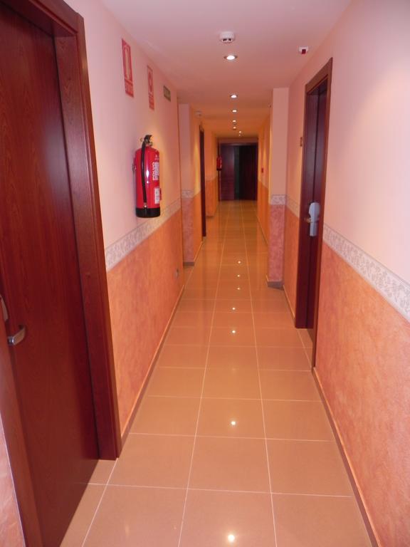 Hotel Restaurante Pizzeria ABC Laracha Esterno foto